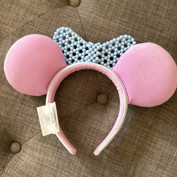 Lavender and blue Minnie Mouse ear with beaded details - Picture 3 of 4